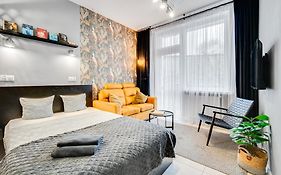 Papuga Apartment ~ 700M Main Square ~ Self Check-In 24H